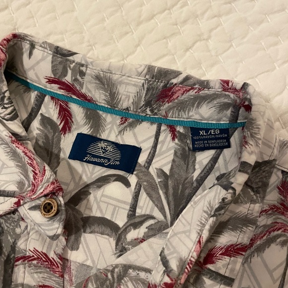 Hawaiian men’s shirt - Picture 2 of 2